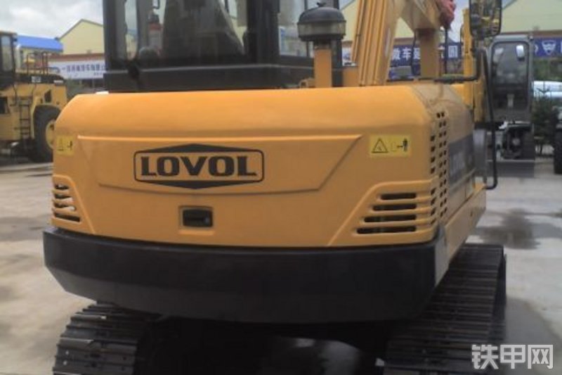 雷沃重工FR65-7挖掘机整机外观