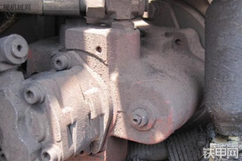 雷沃重工FR65-7挖掘机整机外观