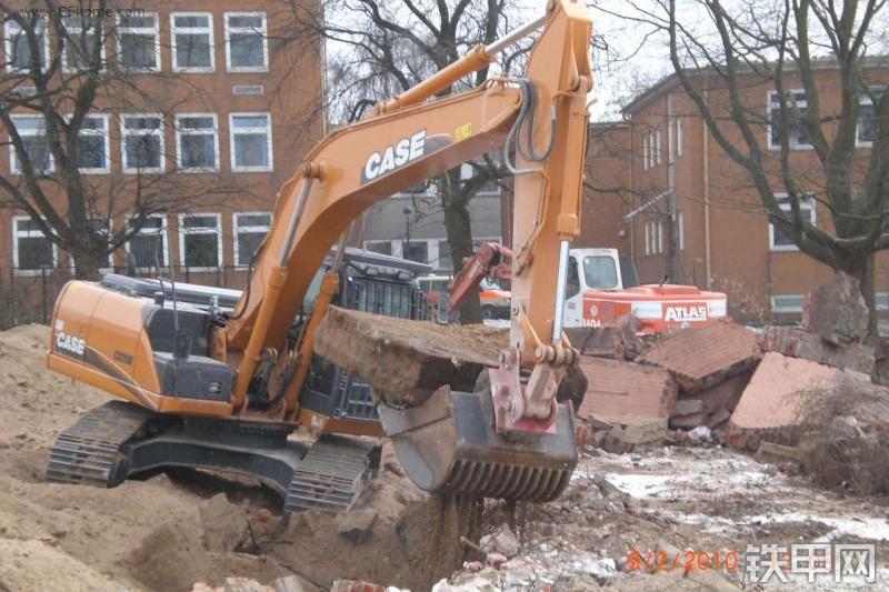凯斯CX210B Hybrid 混合动力挖掘机整机外观