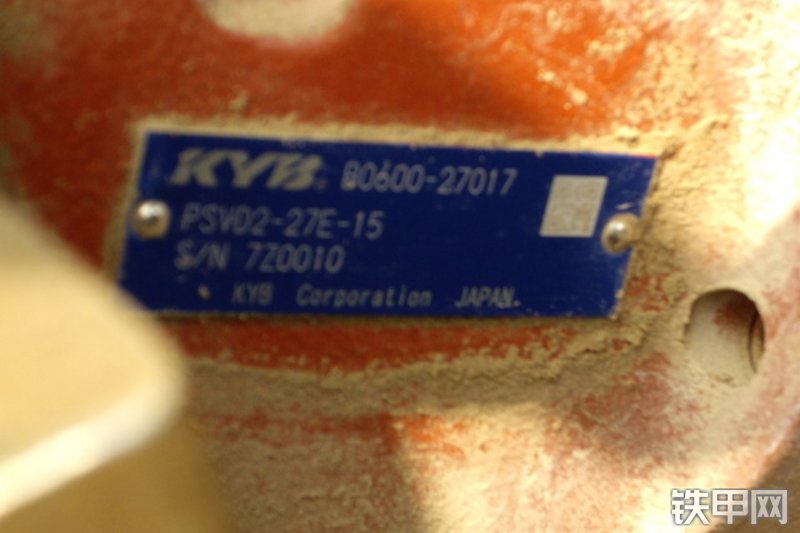 柳工CLG906C挖掘机整机外观