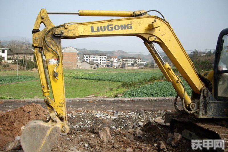 柳工CLG906C挖掘机整机外观