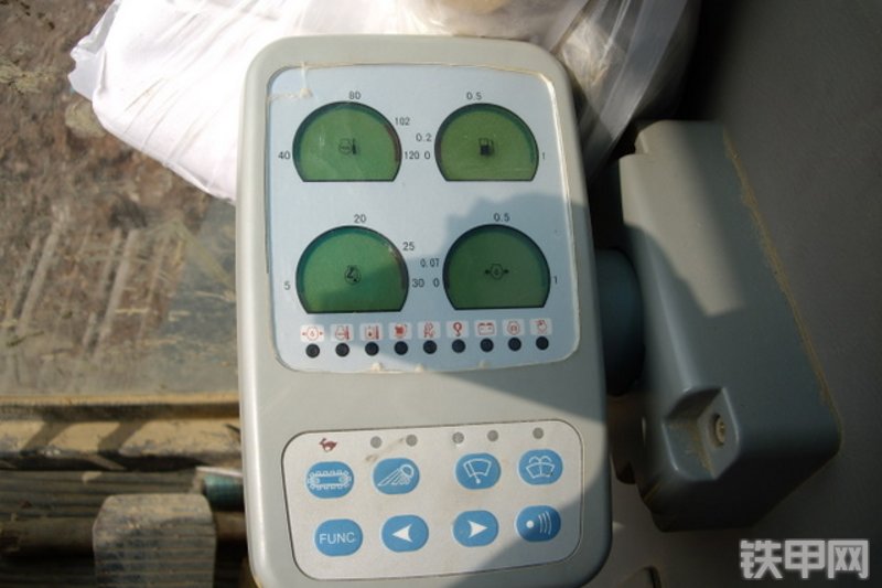 柳工CLG906C挖掘机整机外观