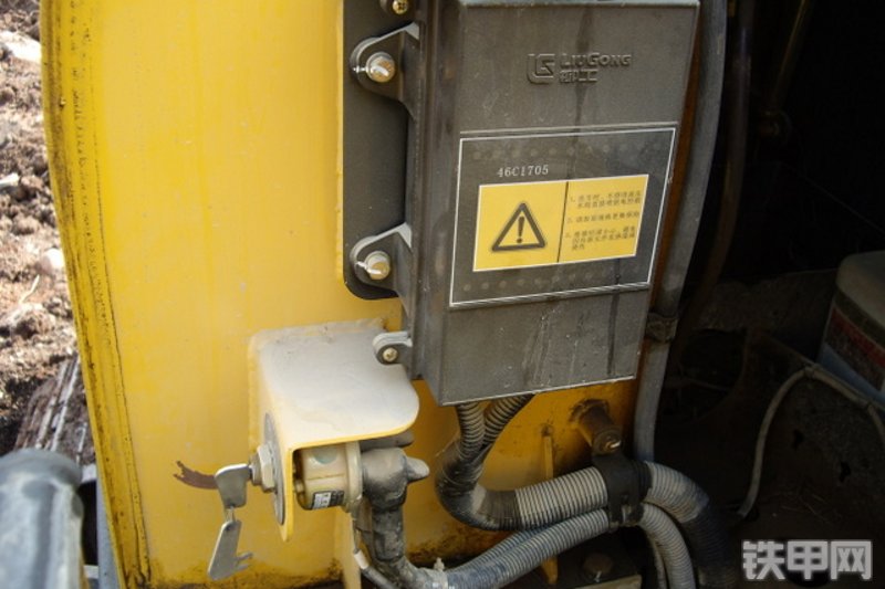 柳工CLG906C挖掘机整机外观