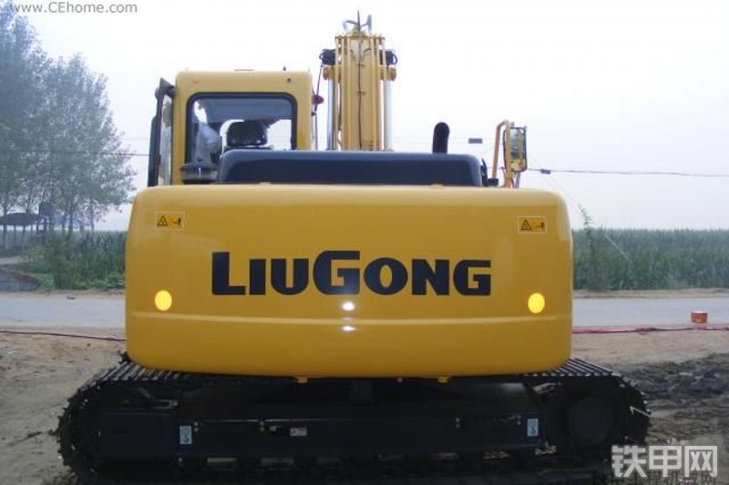 柳工CLG915C挖掘机整机外观