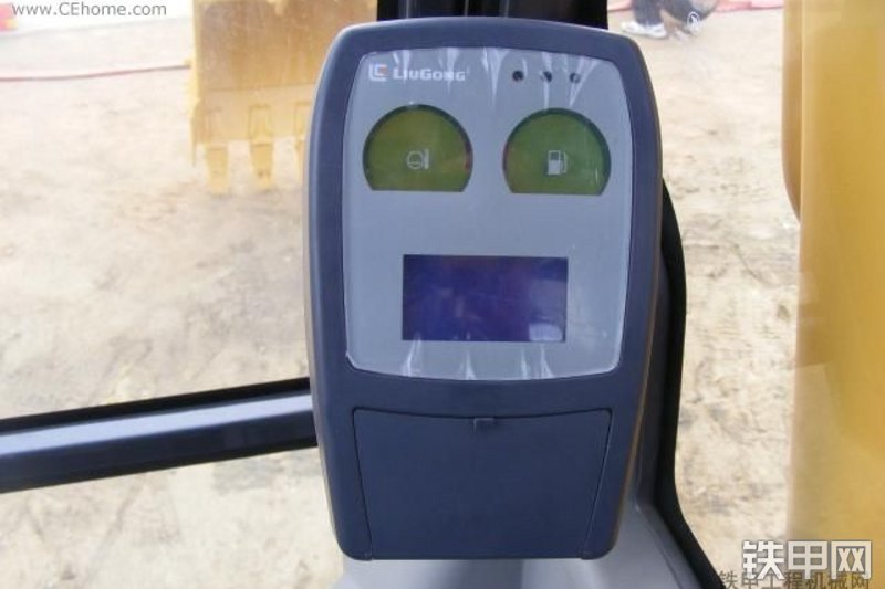 柳工CLG915C挖掘机整机外观