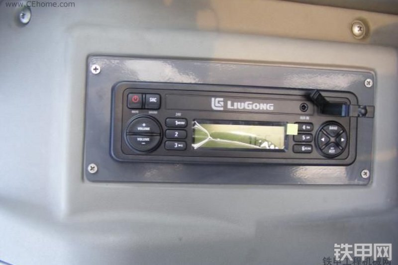 柳工CLG915C挖掘机整机外观