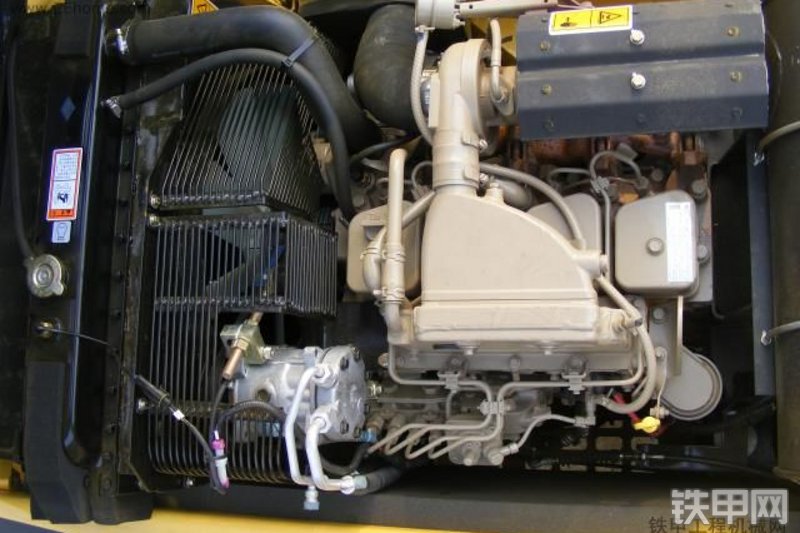 柳工CLG915C挖掘机整机外观