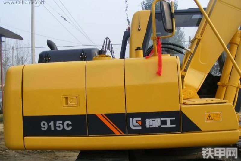 柳工CLG915C挖掘机整机外观