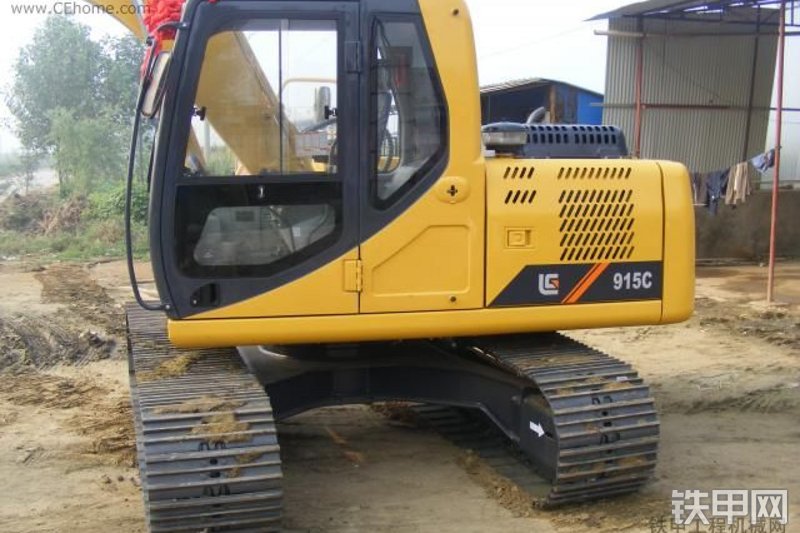 柳工CLG915C挖掘机整机外观