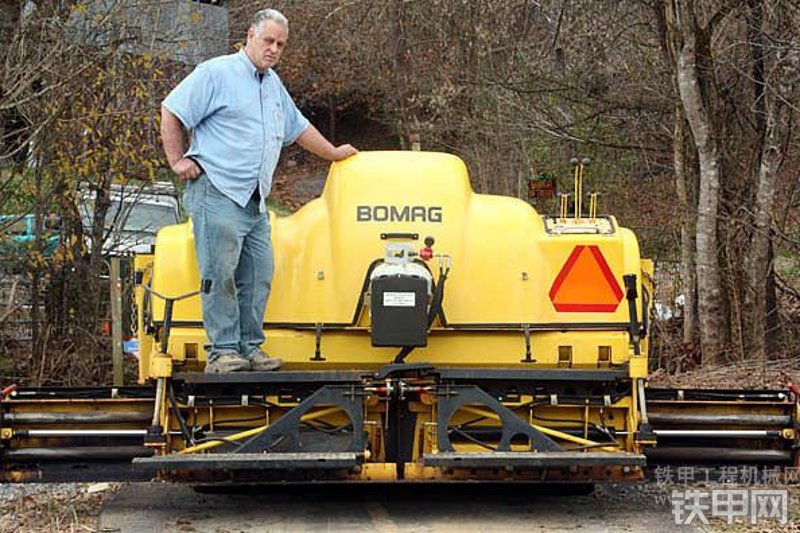 宝马格3310/3320 沥青摊铺机整机外观