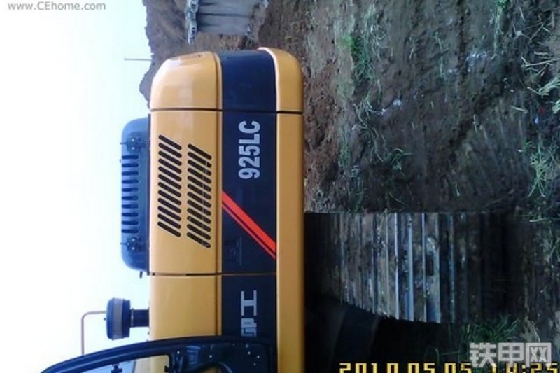 柳工CLG925LC挖掘机整机外观