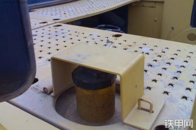 柳工CLG925LC挖掘机整机外观