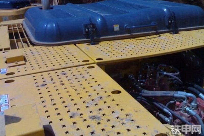 柳工CLG925LC挖掘机整机外观