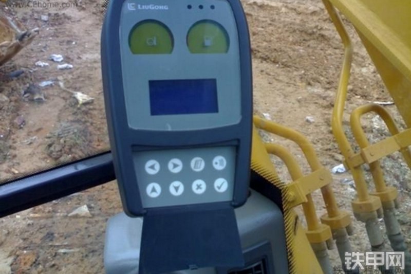 柳工CLG925LC挖掘机整机外观