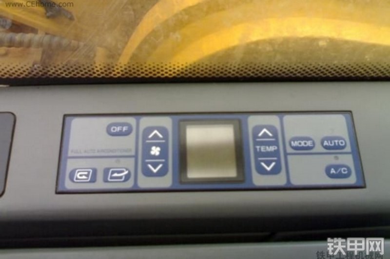 柳工CLG925LC挖掘机整机外观