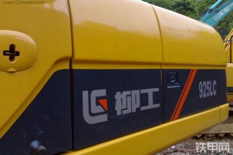 柳工CLG925LC挖掘机整机外观