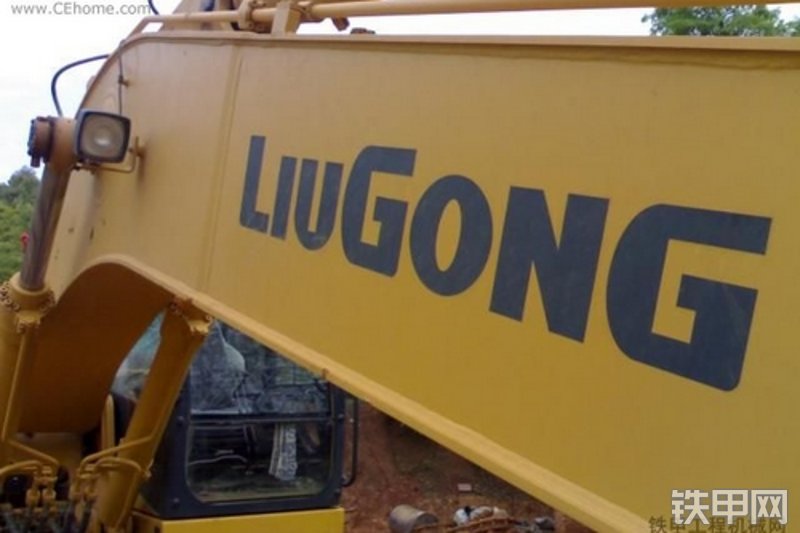 柳工CLG925LC挖掘机整机外观