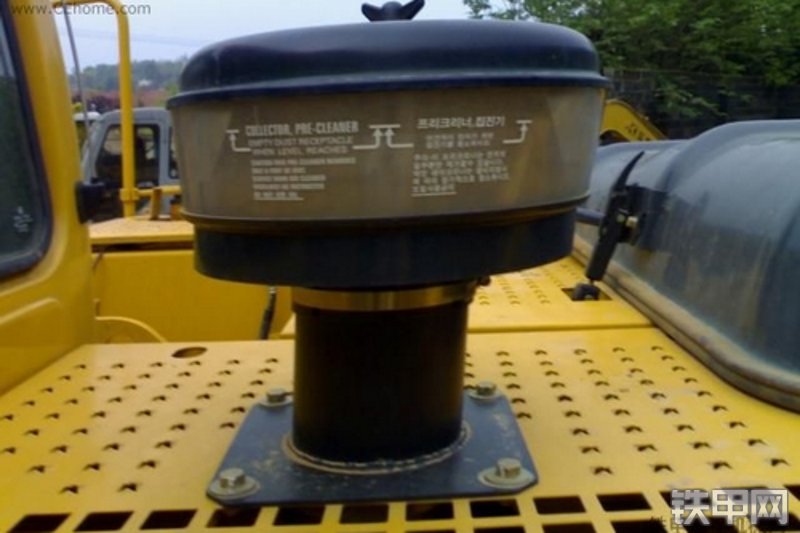 柳工CLG925LC挖掘机整机外观