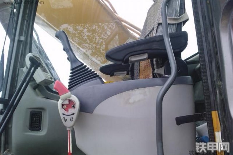 三一重工SY205C-8挖掘机整机外观