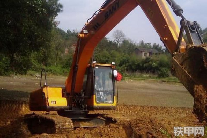 三一重工SY205C-8挖掘机整机外观