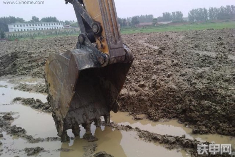 三一重工SY205C-8挖掘机整机外观