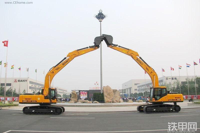 三一重工SY215C-8挖掘机整机外观