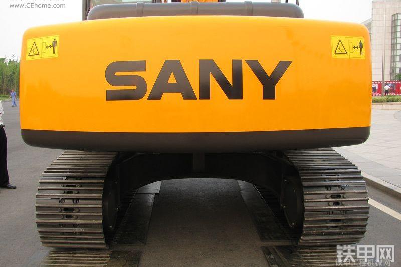 三一重工SY215C-8挖掘机整机外观