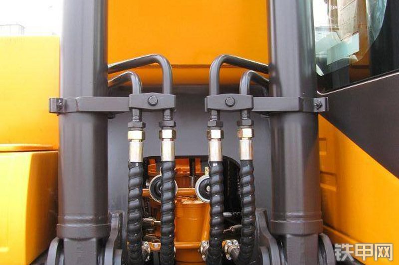 三一重工SY215C-8挖掘机整机外观