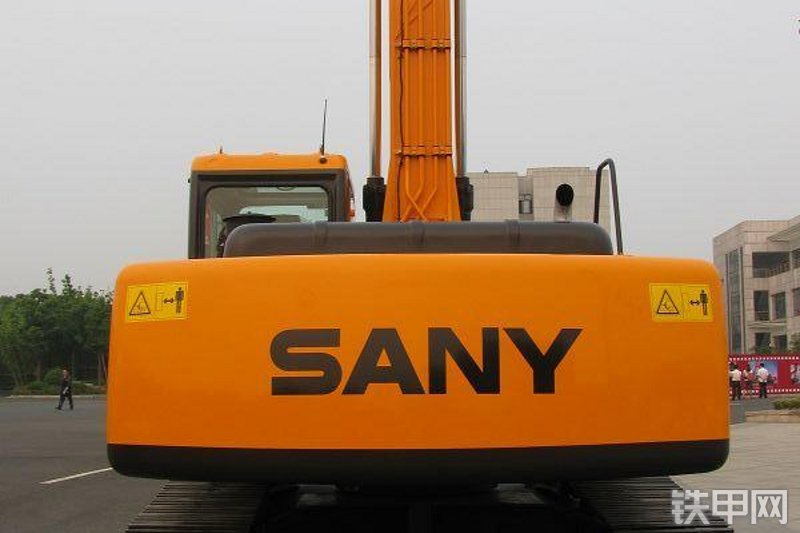 三一重工SY215C-8挖掘机整机外观