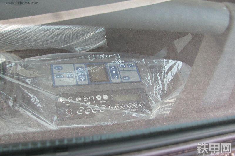 三一重工SY215C-8挖掘机整机外观