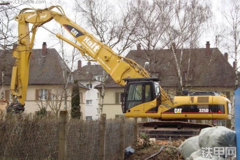 卡特彼勒325DL挖掘机整机外观