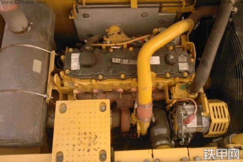 卡特彼勒325DL挖掘机整机外观