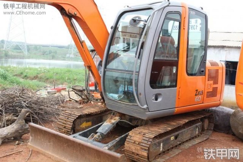 日立ZX60挖掘机整机外观
