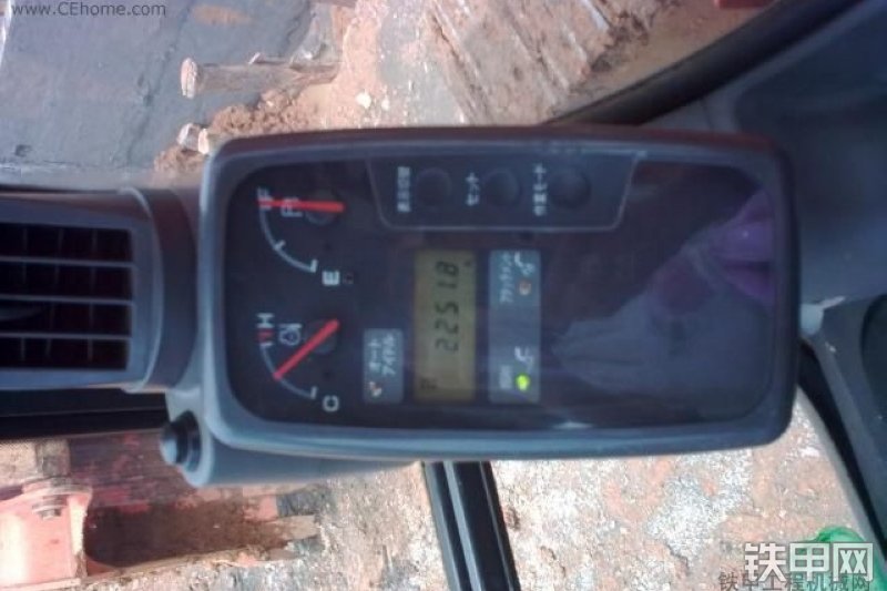 日立ZX120进口挖掘机整机外观