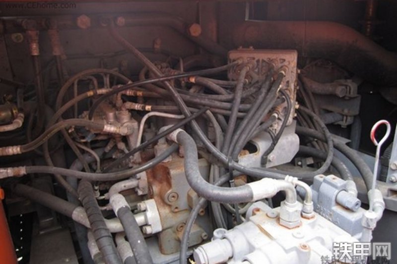 日立ZX200-3挖掘机整机外观