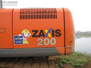 日立ZX200-3挖掘机整机外观