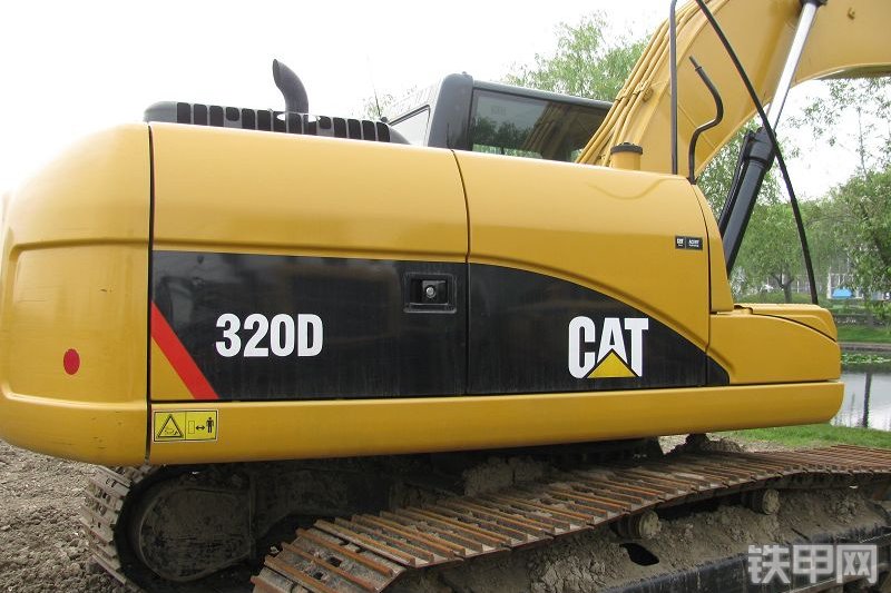 卡特彼勒320D液压挖掘机整机外观
