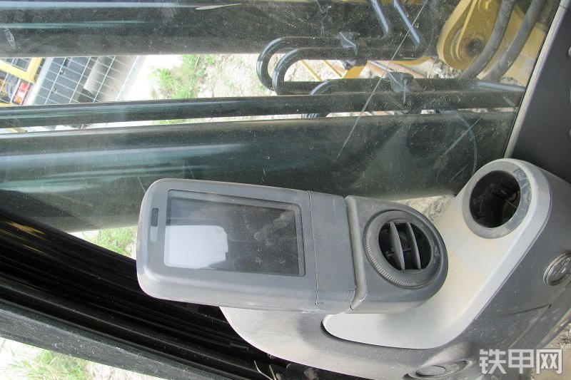 卡特彼勒320D液压挖掘机局部