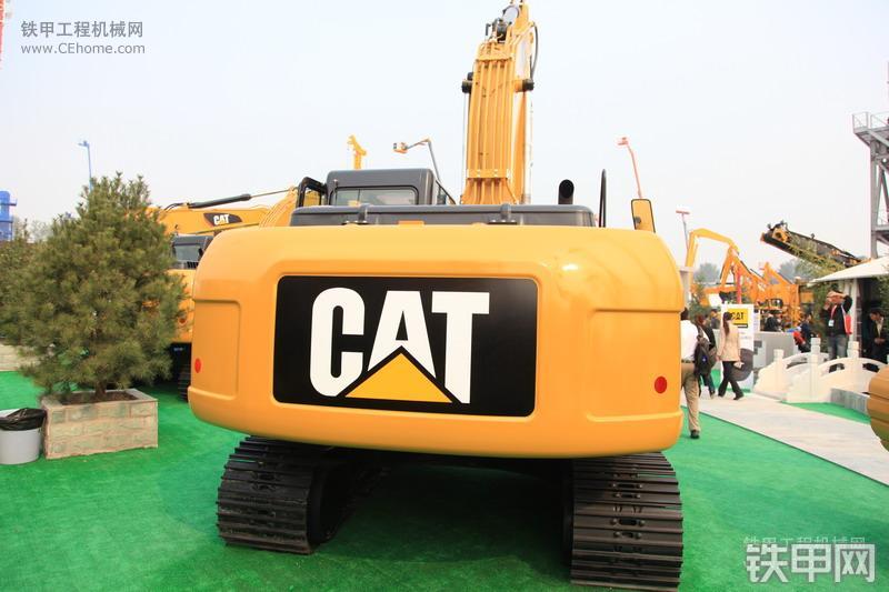 卡特彼勒320D液压挖掘机整机外观