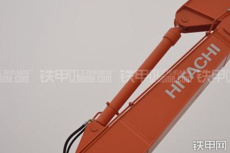 日立ZX240-3挖掘机整机外观