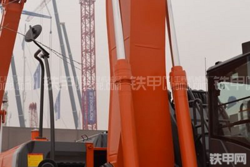 日立ZX240-3挖掘机整机外观