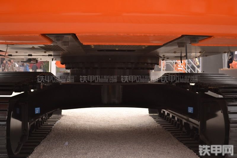 日立ZX240-3挖掘机整机外观