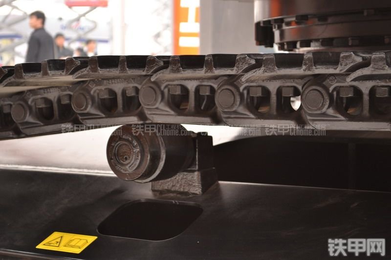 日立ZX240-3挖掘机整机外观