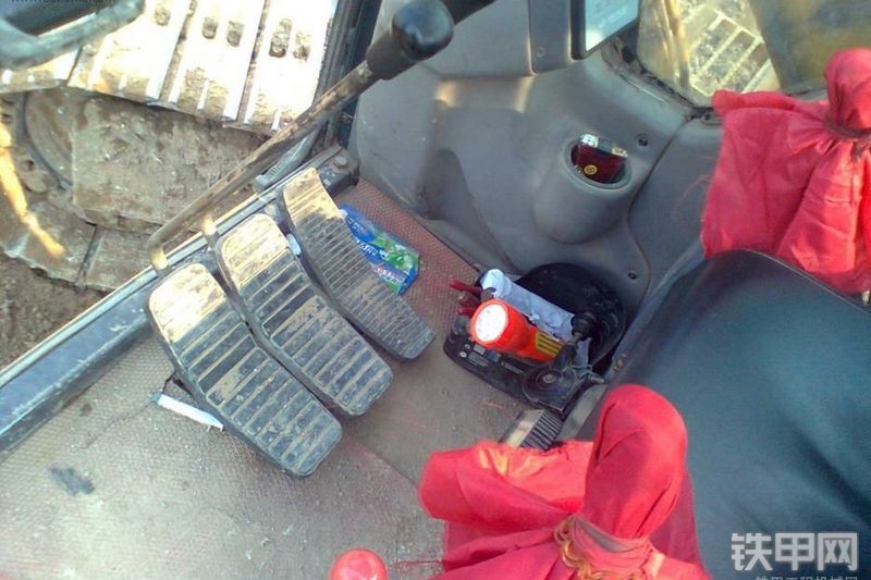 玉柴YC135-8挖掘机局部