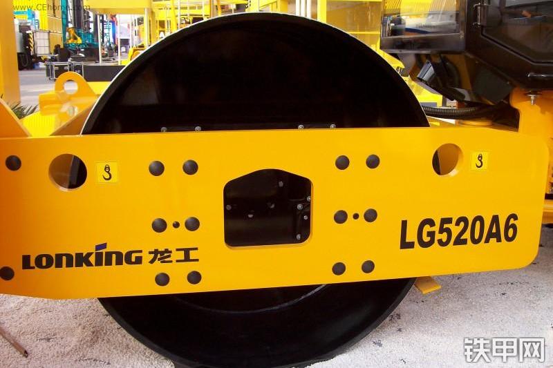 龙工LG520A机械驱动压路机整机外观