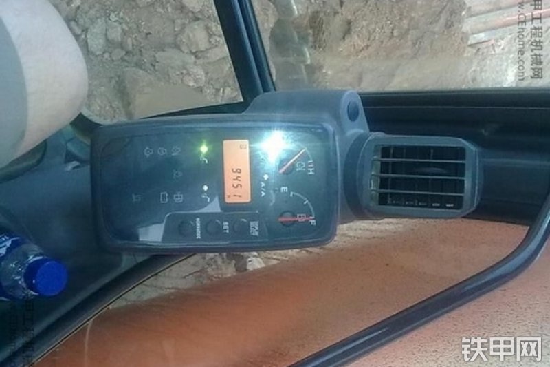 日立ZX330-3G挖掘机整机外观