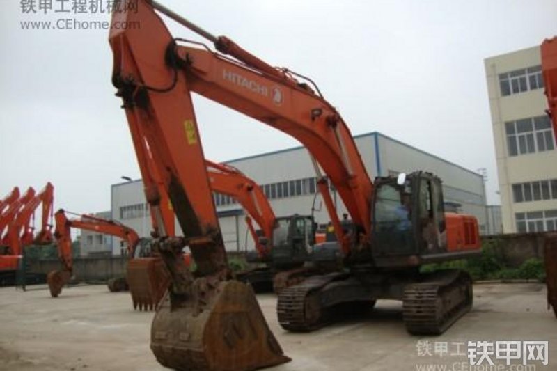 日立ZX360H-3挖掘机整机外观