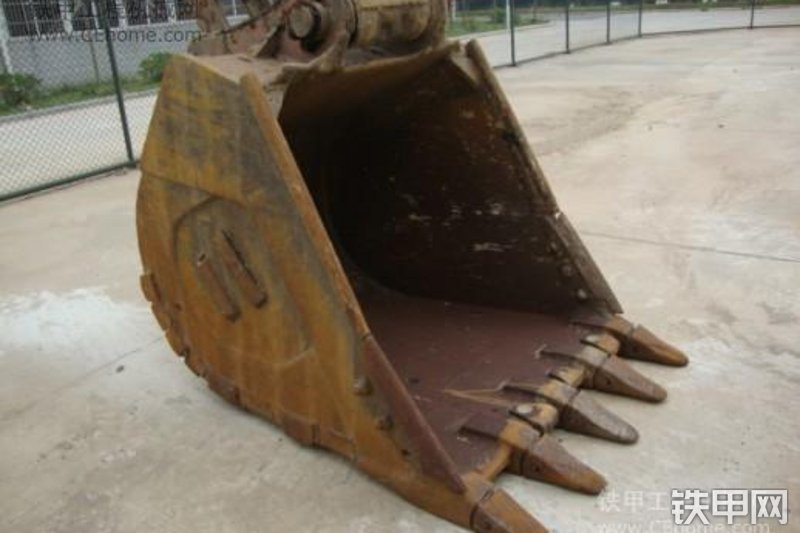 日立ZX360H-3挖掘机整机外观