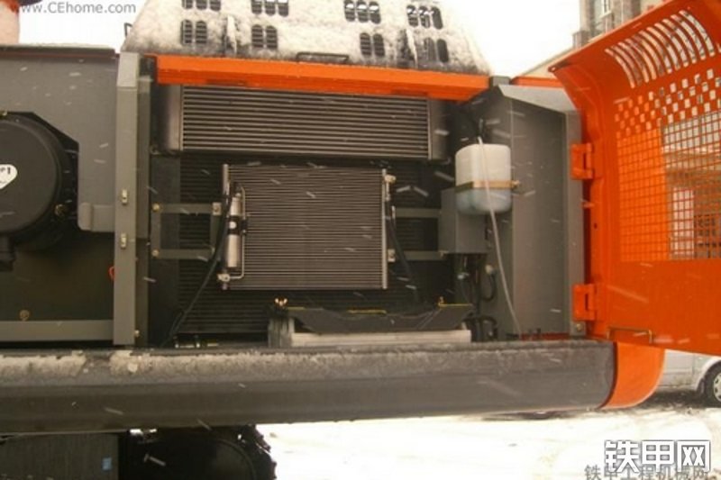 日立ZX360H-3G挖掘机整机外观