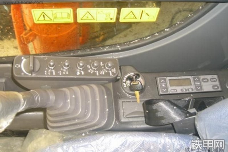 日立ZX360H-3G挖掘机整机外观